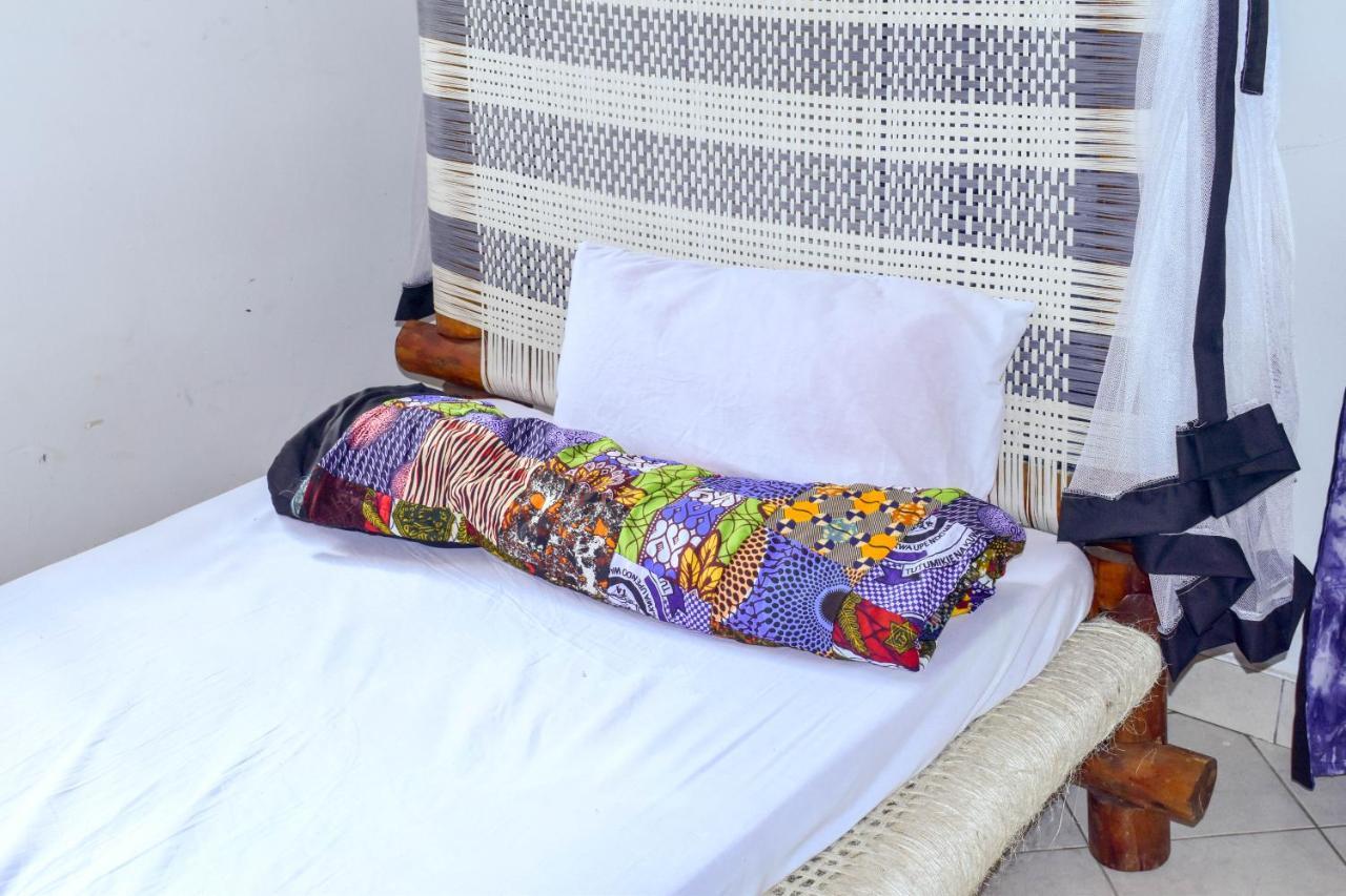 Woven House Hostel Аруша Екстериор снимка