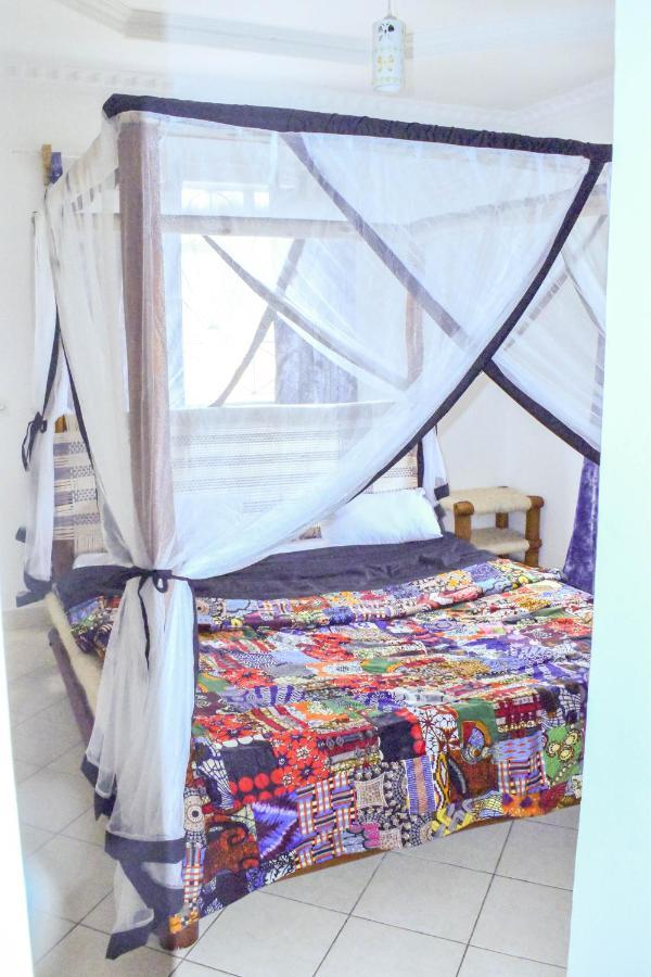 Woven House Hostel Аруша Екстериор снимка
