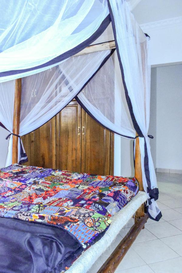 Woven House Hostel Аруша Екстериор снимка